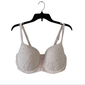 Victoria’s Secret Light Pink Lace Underwire Bra Straps Lined Size 38DD/F85